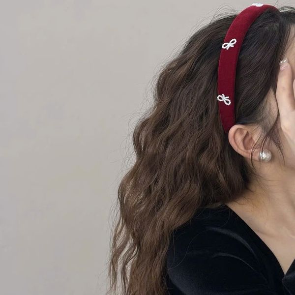 Cài xốp đỏ - đen bản lớn họa tiết nơ