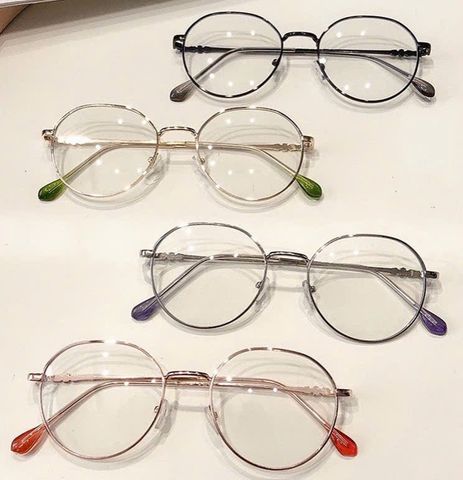 Kính gọng sắt đuôi pha màu