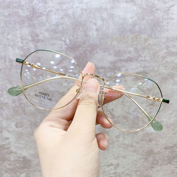 Kính gọng sắt đuôi pha màu