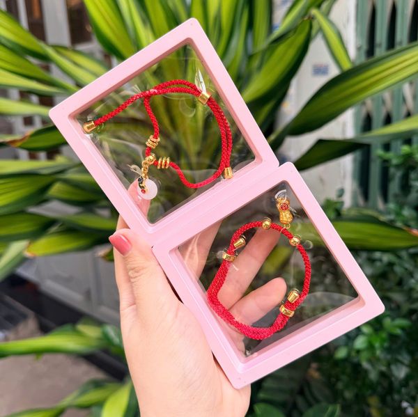 Vòng tay hộp dây đỏ may mắn