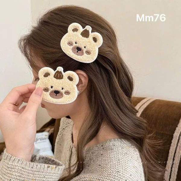 Dán mái gấu đội mũ