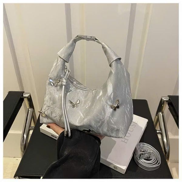 Túi xách họa tiết bướm