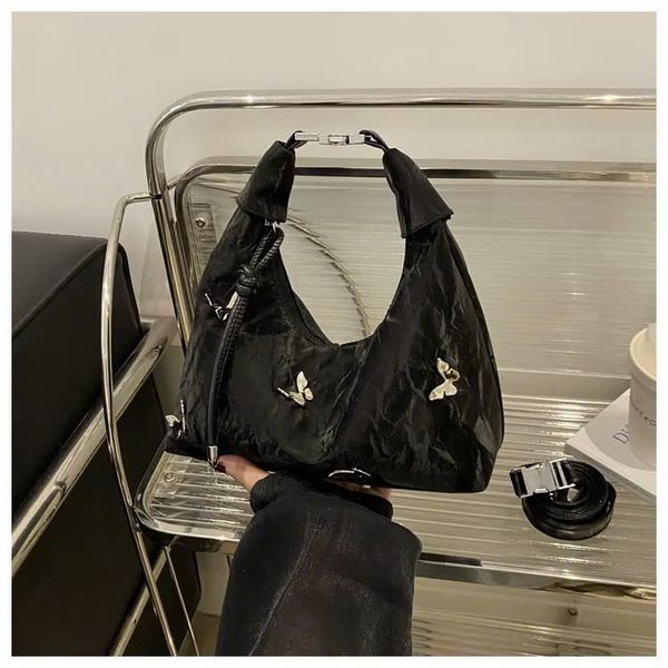 Túi xách họa tiết bướm