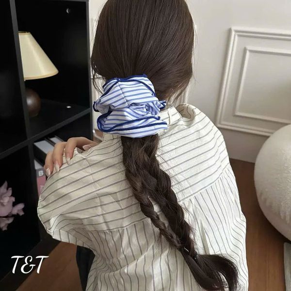 Scrunchies kẻ xanh trơn