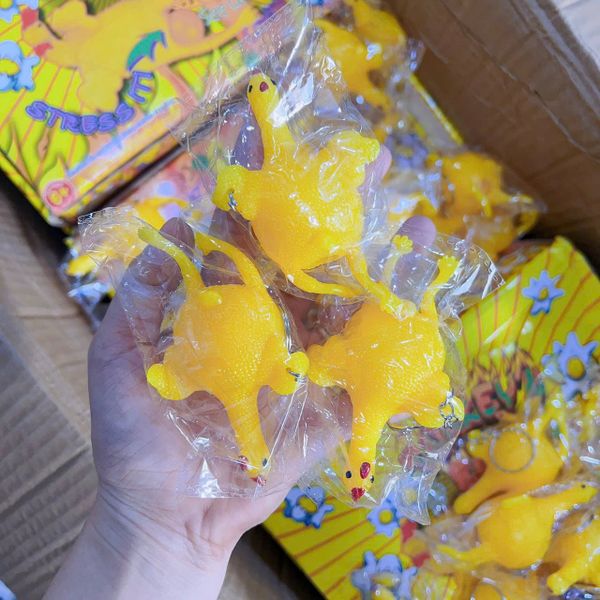 Moc khóa gà đẻ trứng