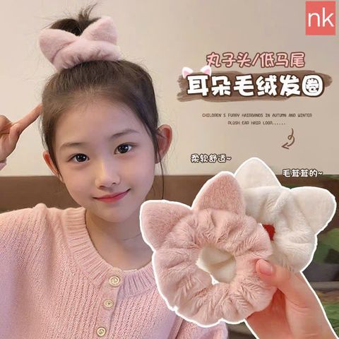 Scrunchies nhung trơn tai mèo