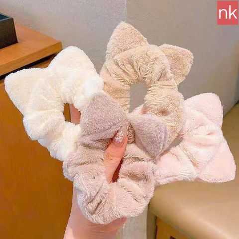 Scrunchies nhung trơn tai mèo