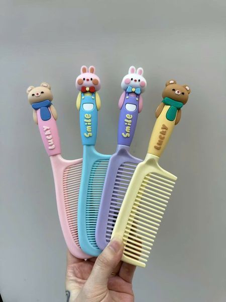 Lược nhựa kute có hộp