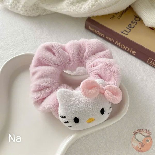 Scrunchies nhung hồng đầu kitty trắng