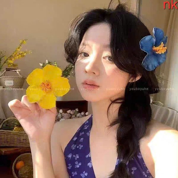 Kẹp mỏ vịt hoa dăm bụt