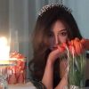 Cài sinh nhật bằng đá pha lê