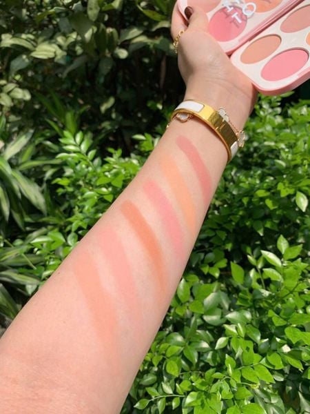 ( Công Ty) INTO YOU Six - Color Blush Palette Má Hồng 6 Ô
