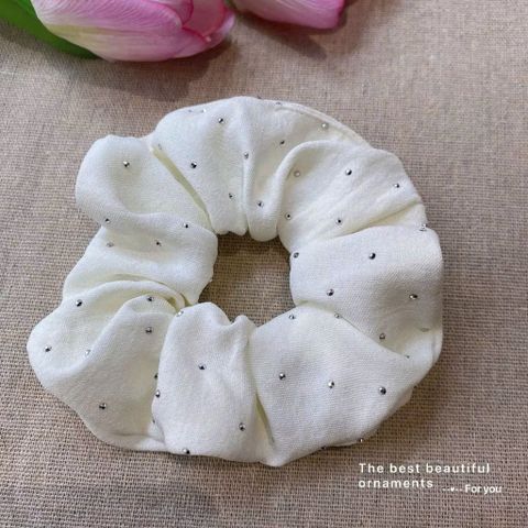 Scrunchies xanh trắng chấm đá