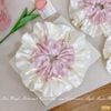 Scrunchies tim hồng viền bèo trắng