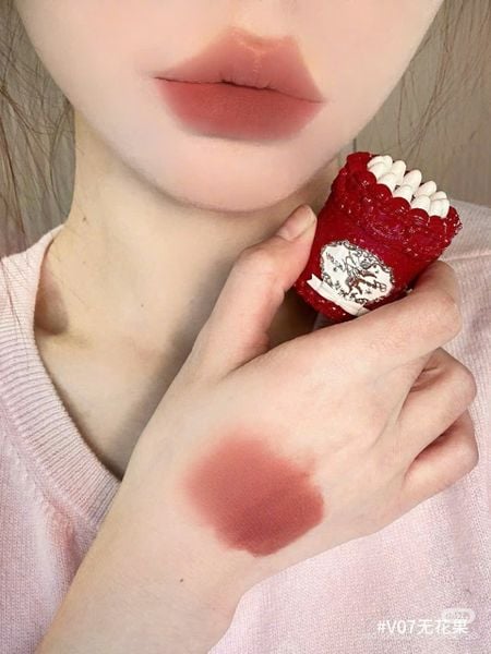Son bùn mịn Flower Knows Son kem Strawberry Cupid 5ml