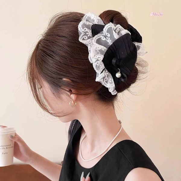 Cào tam giác trắng đen có ren nơ đen