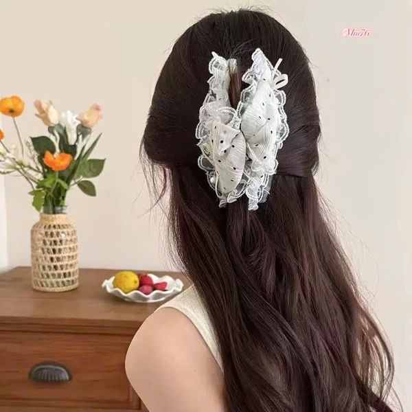 Cào tam giác trắng đen có ren nơ đen