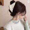 Cào tam giác đen trắng tim mác