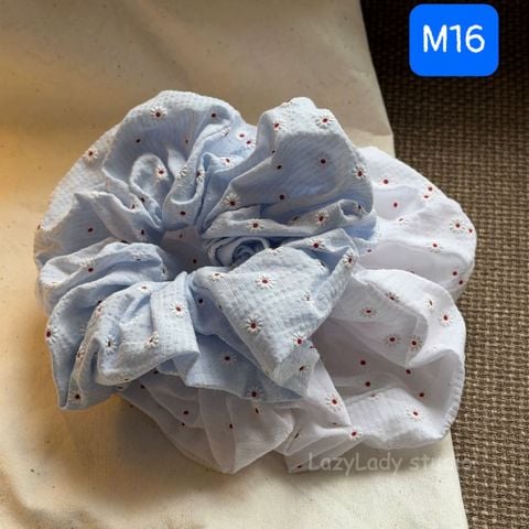 Scrunchies xanh trắng hoa nhí M16