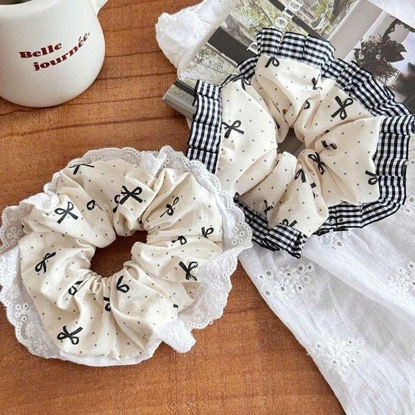 Scrunchies caro nhiều nơ đen trắng