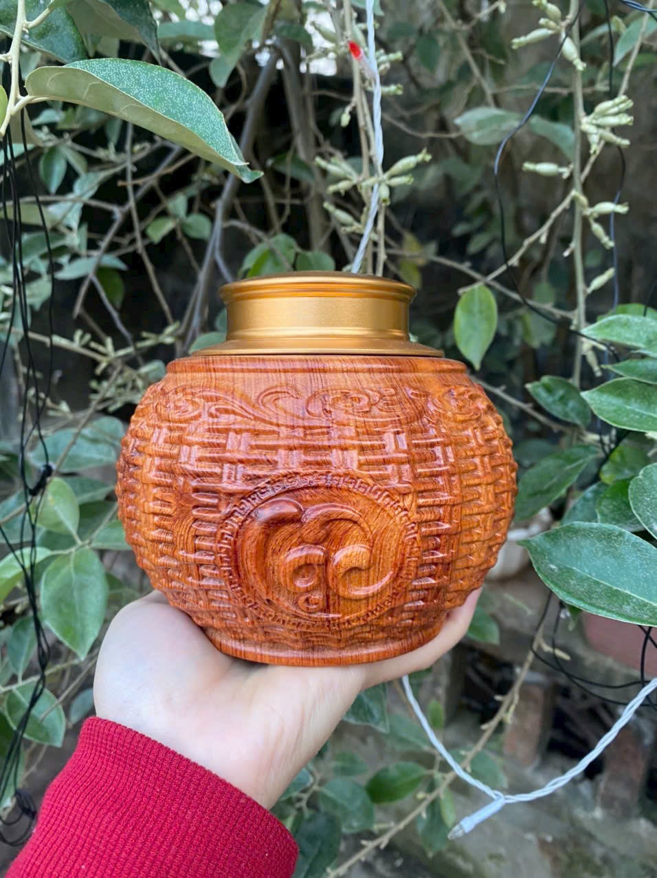 Hộp Chè Chữ Lộc Gỗ Hương Đá – May Mắn Đầu Xuân