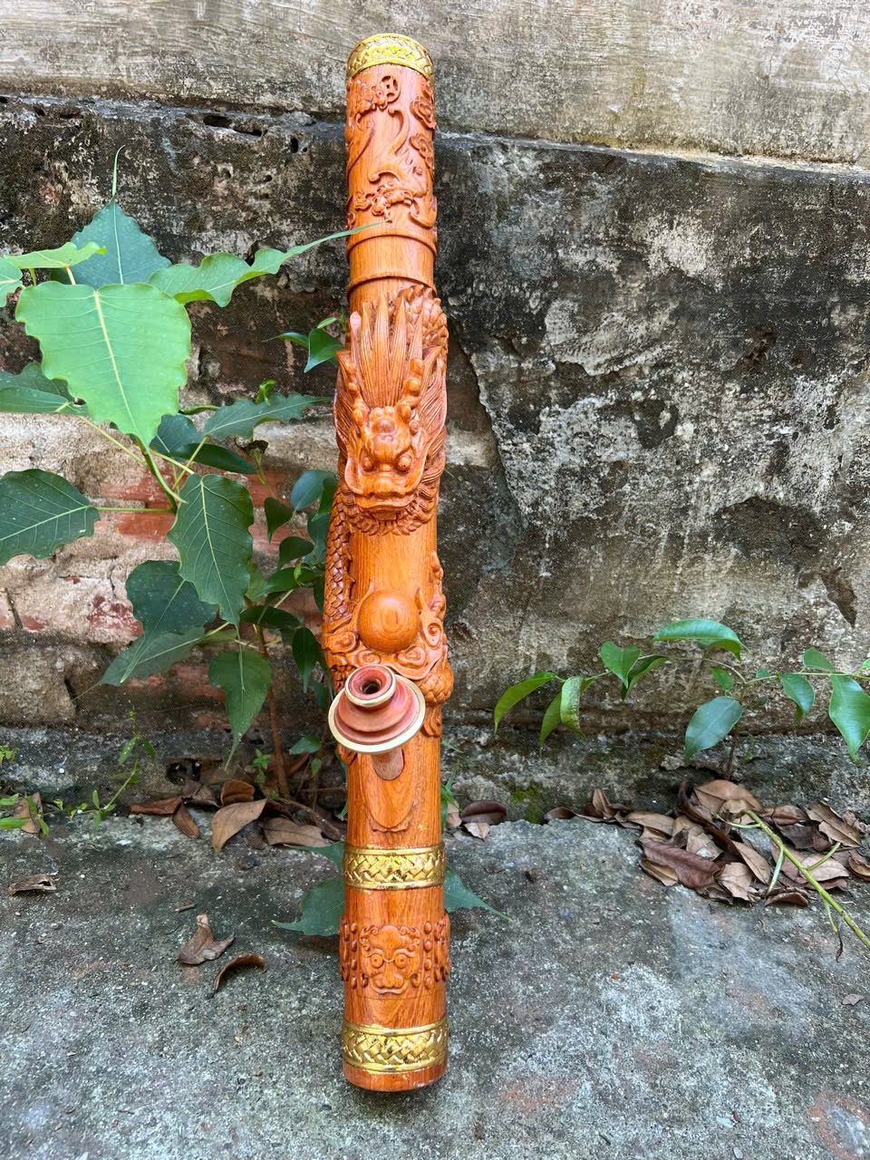 Điếu Cày Gỗ Hương Dài 60cm – Dát Vàng, Sang Trọng, Nâng Tầm Sĩ Diện