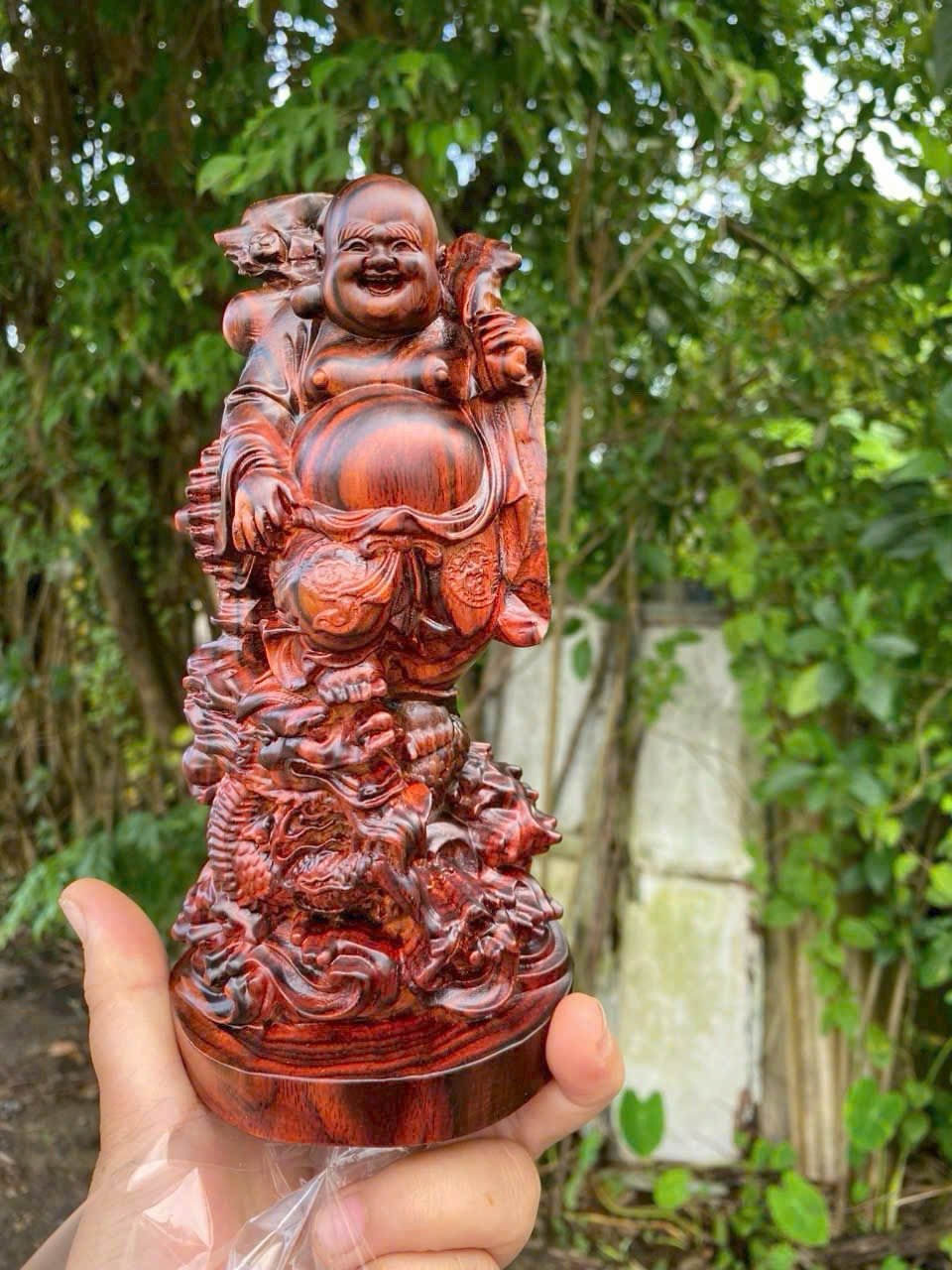 Tượng Di Lặc đứng rồng gỗ trắc cao 20cm – Đồ gỗ phong thủy đẹp