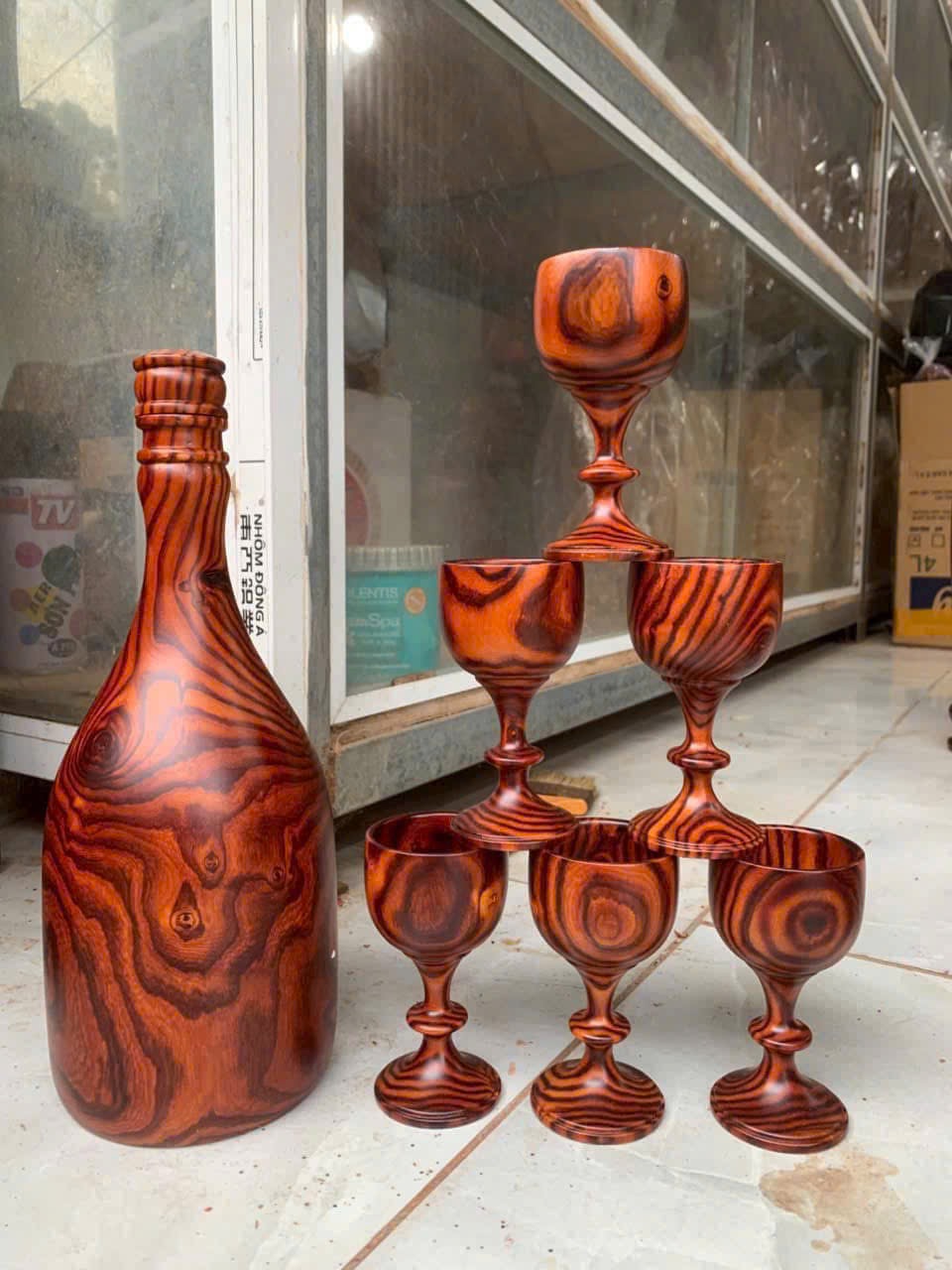 Bộ bình ly rượu gỗ Trắc vân VIP – Đồ gỗ mỹ nghệ cao cấp