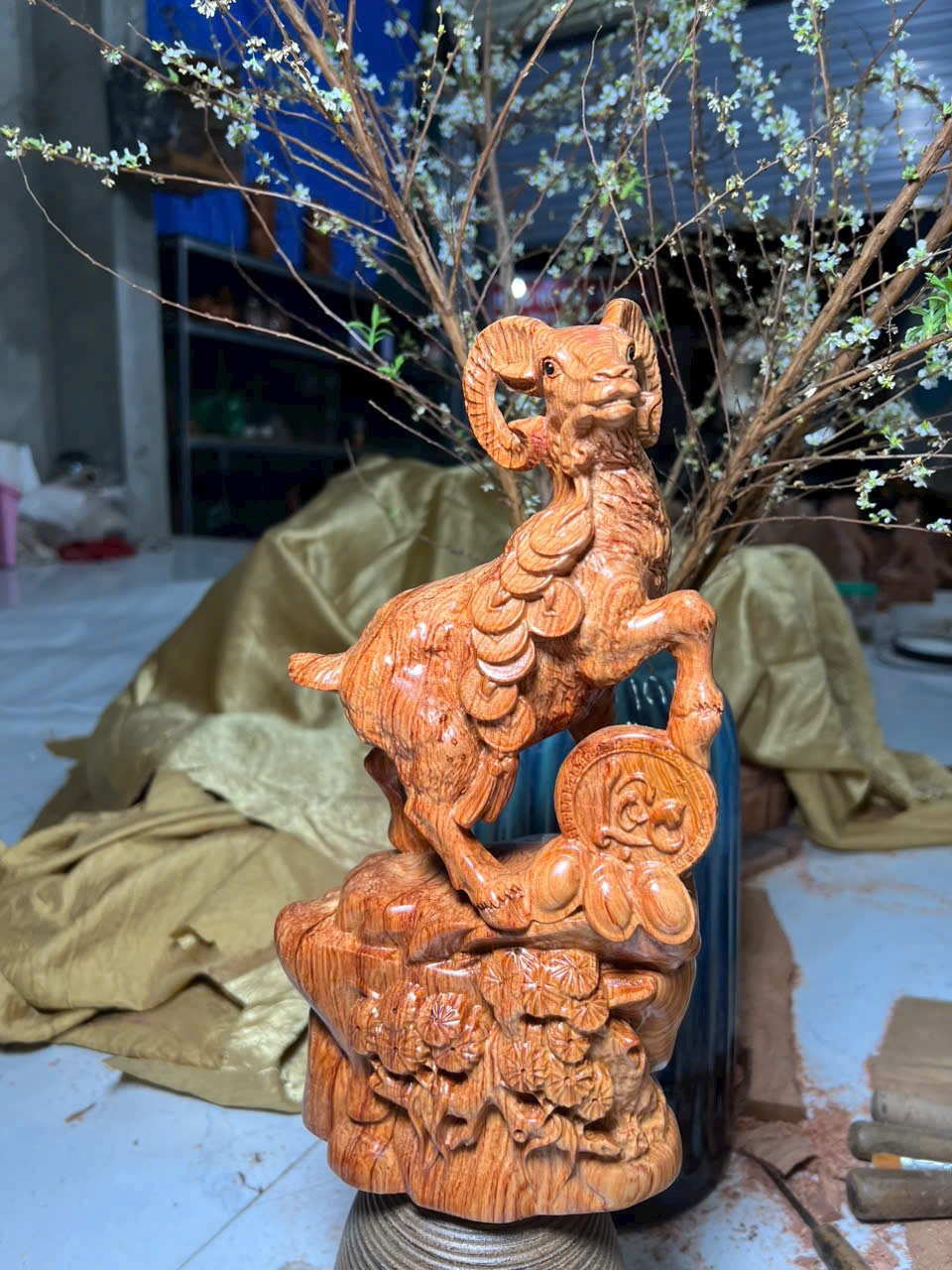 Tác phẩm Nhất Dương Tài Lộc gỗ hương đá nguyên khối 30x15x7cm