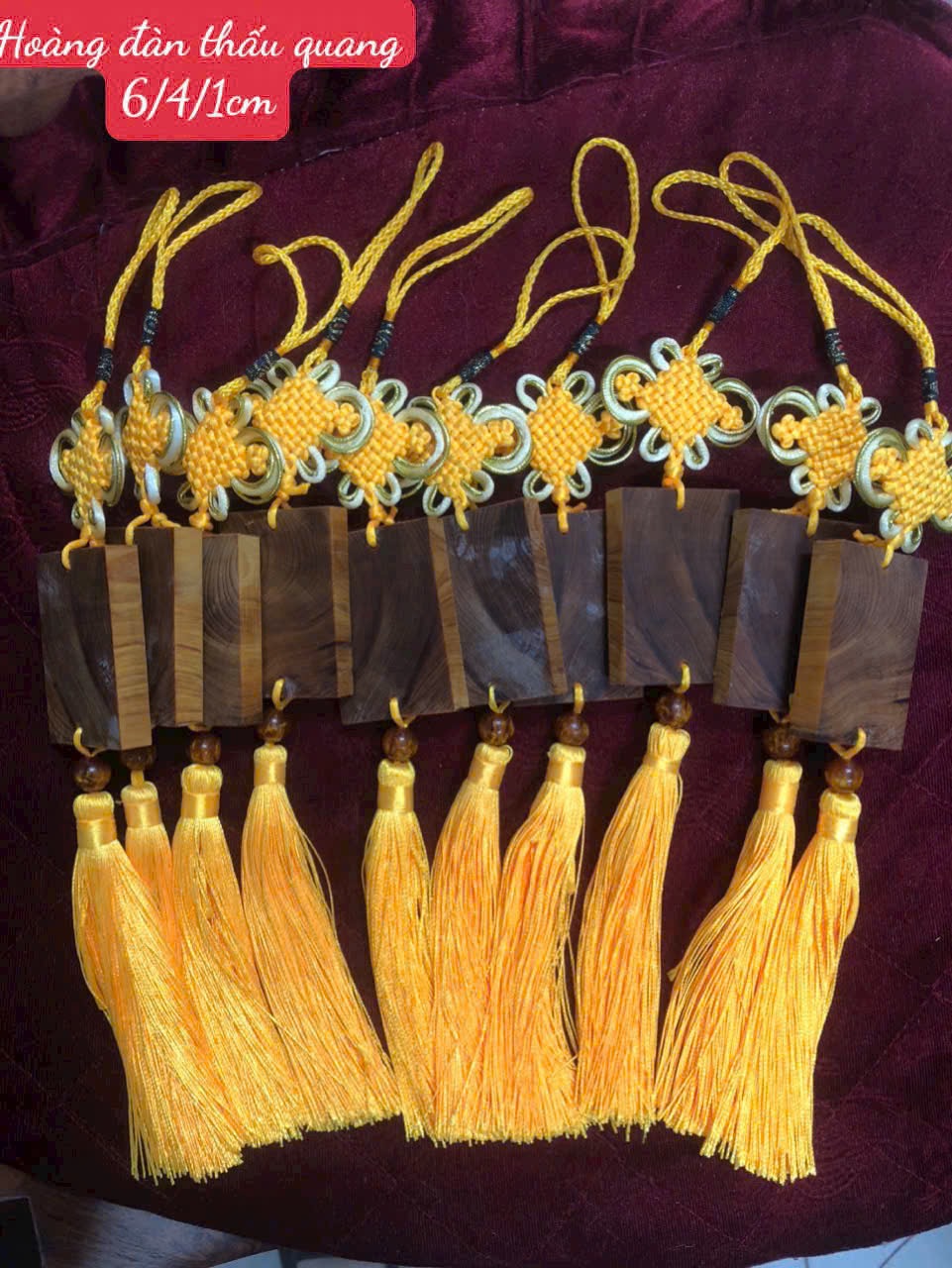 Miếng gỗ Hoàng đàn thấu quang thơm ngọt cao cấp