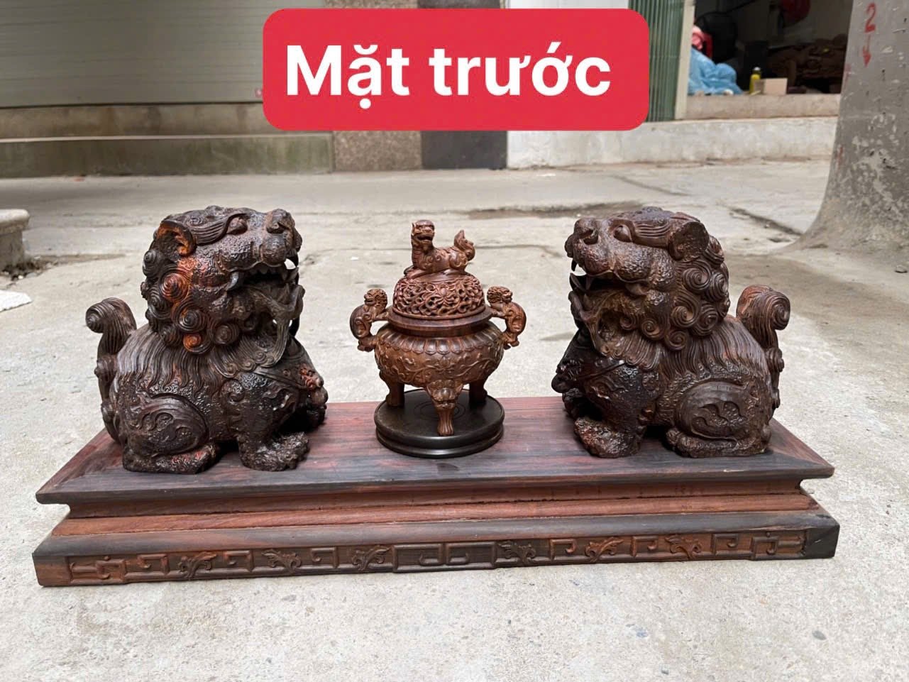 Cặp nghê hút lộc gỗ trắc đen thủ công + lư trầm cổ phối gỗ đẹp phong thủy