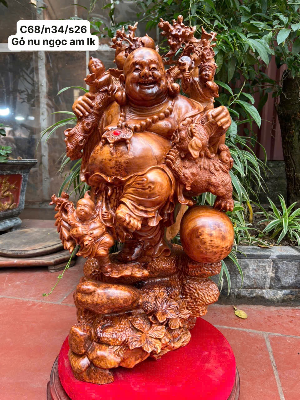 Tượng Di Lặc Tam Phúc quẩy đào gỗ nu ngọc am liền khối – hàng kỹ phong thủy đẹp