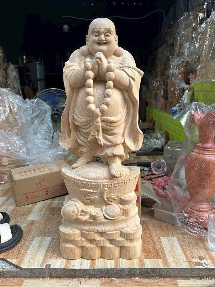 Tượng Di Lặc Chúc Phúc gỗ Ngọc Am cao 50cm – Gỗ thơm quý hiếm
