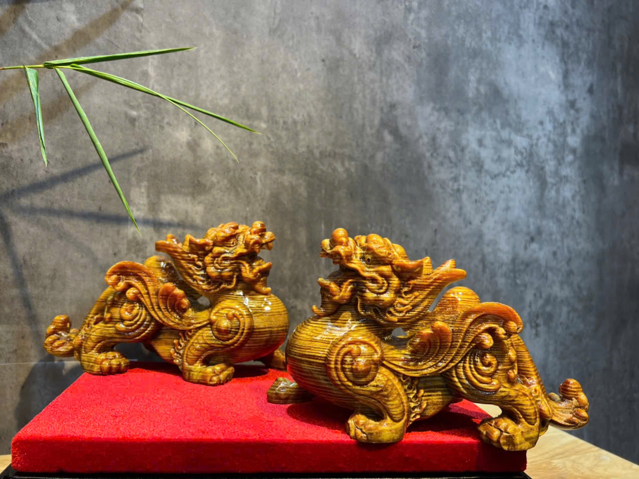 Cặp Tỳ Hưu gỗ huyết long phong thủy chiêu tài