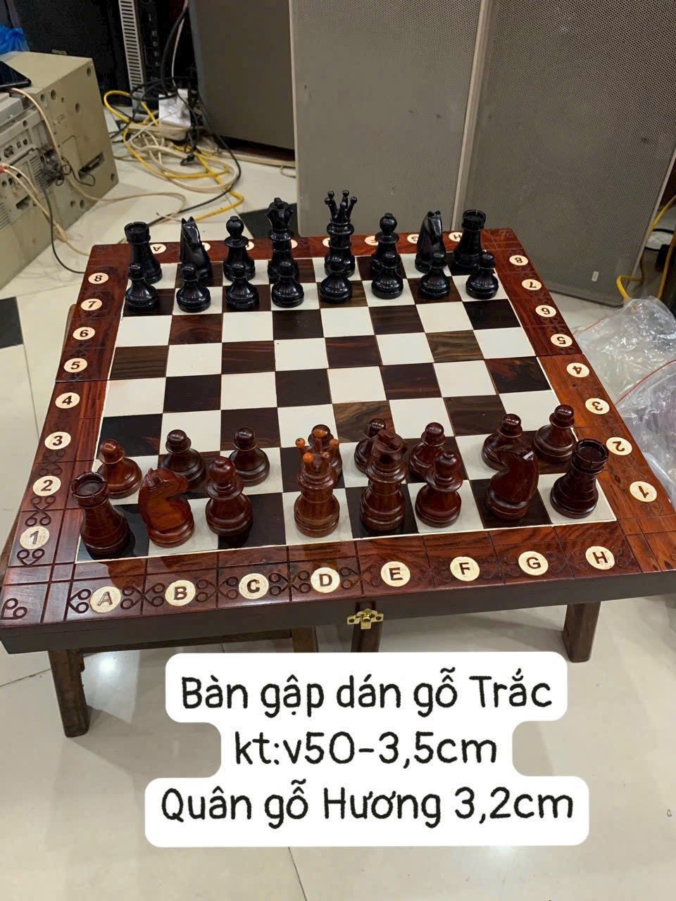 Bàn cờ vua gỗ Trắc gấp kèm quân gỗ Hương