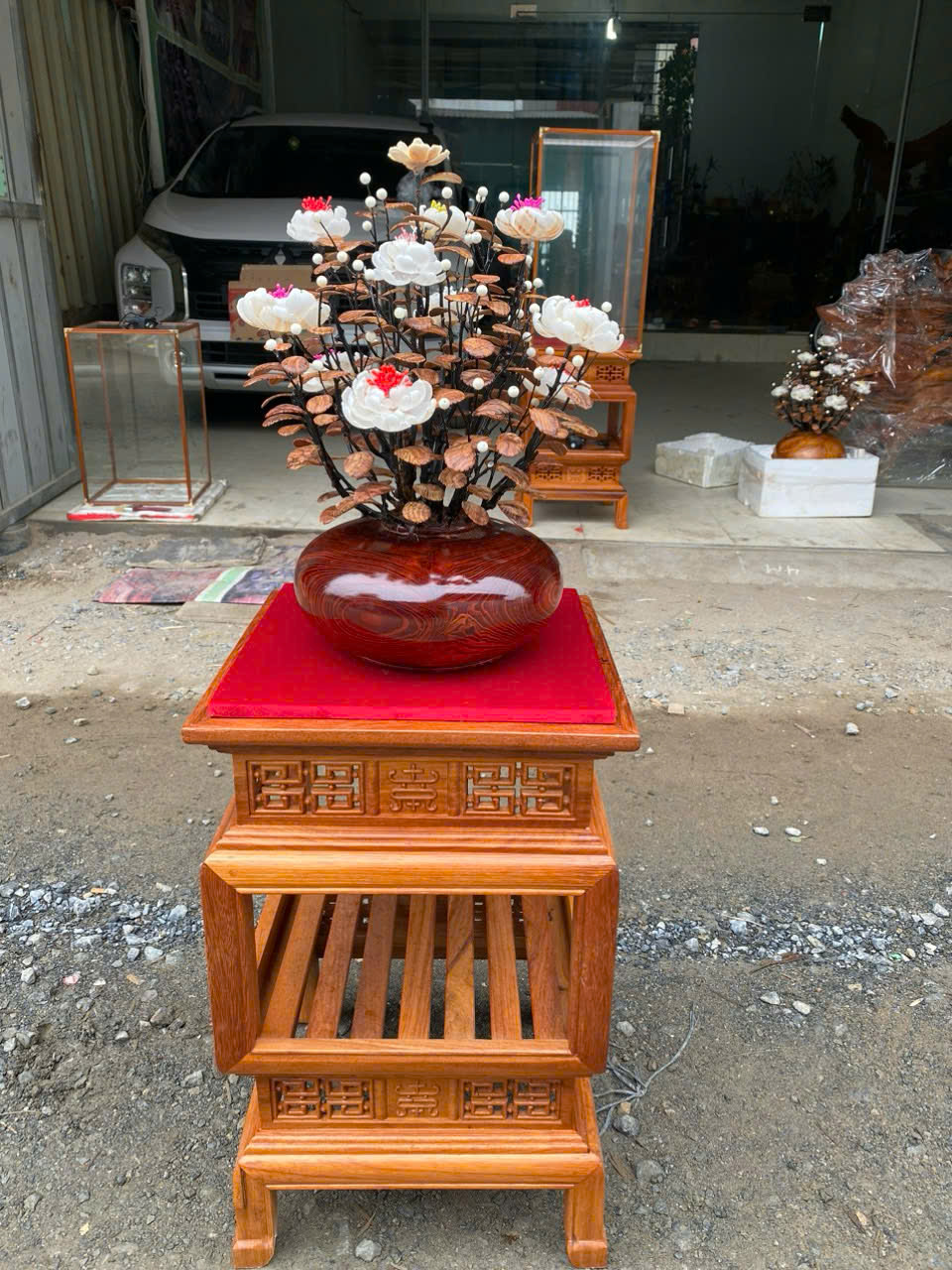 Bình hoa gỗ sưa mix ngà voi – thân san hô, hoa vỏ ốc Indo thủ công cao cấp