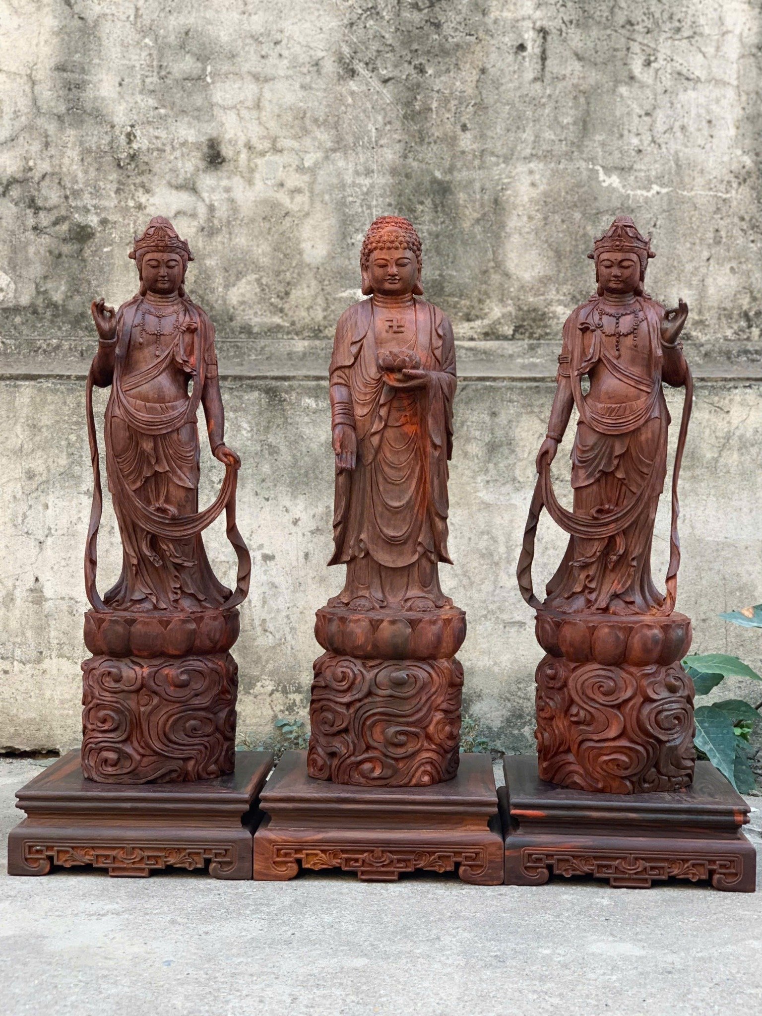 Tượng Tam Thánh Phật gỗ trắc cũ liền khối – đục tay phong thủy cao cấp