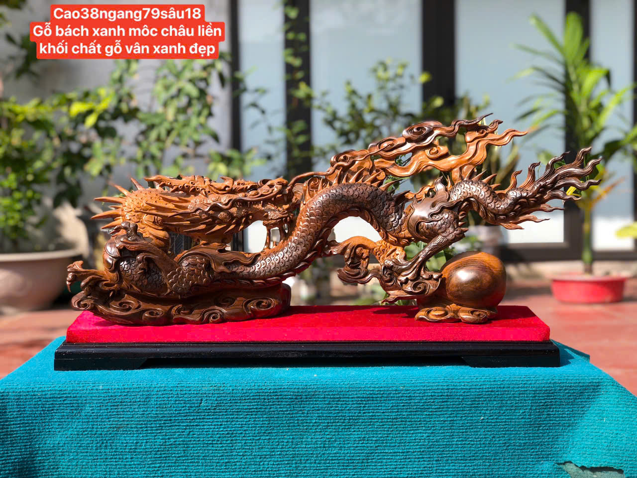 Tác phẩm Nhất Long Vờn Ngọc gỗ Bách Xanh Mộc Châu liền khối đục tay