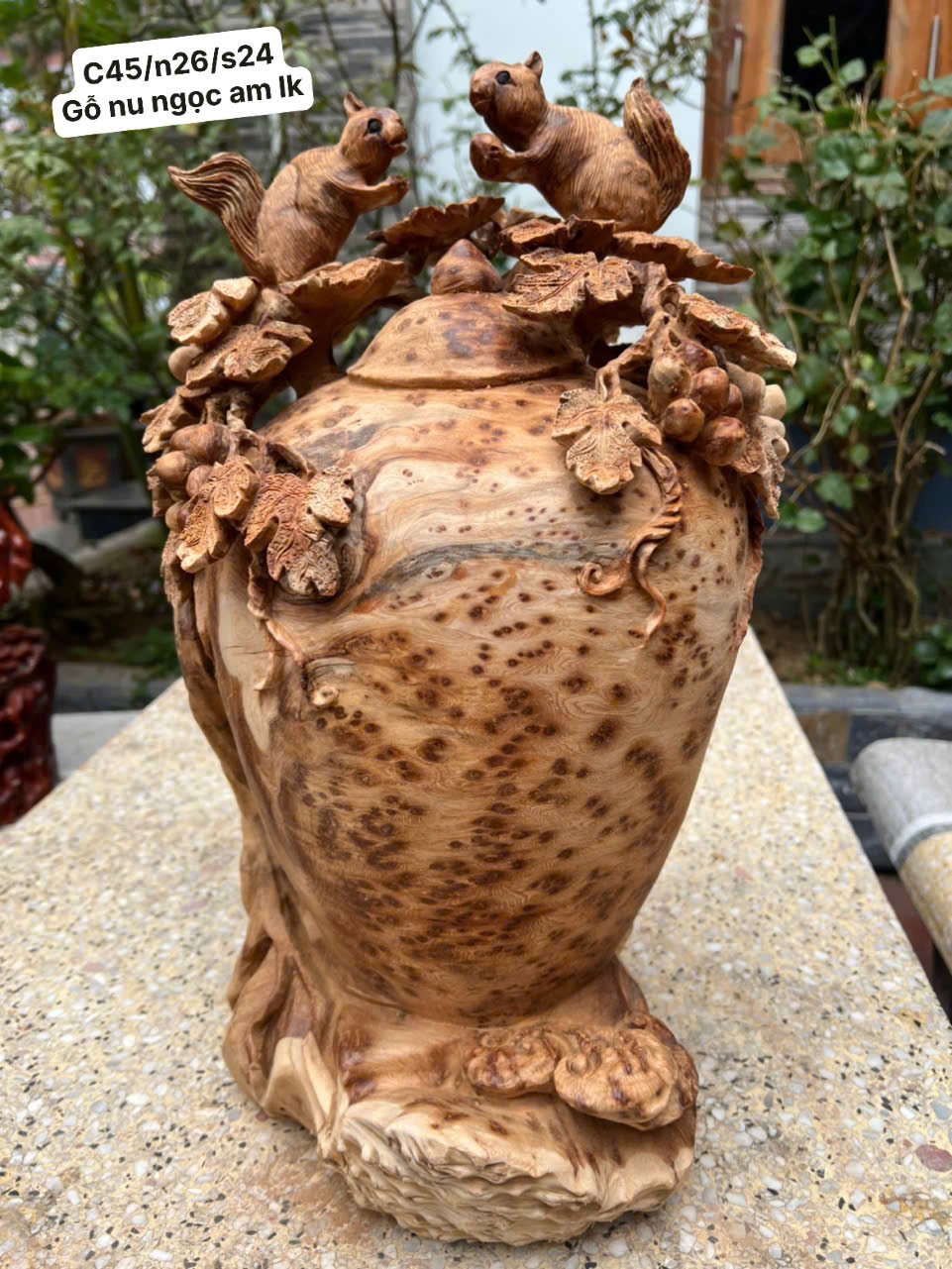 Bình Phú Quý Nho Sóc Gỗ Nu Ngọc Am Liền Khối – Hàng Kỹ Chạm Nét