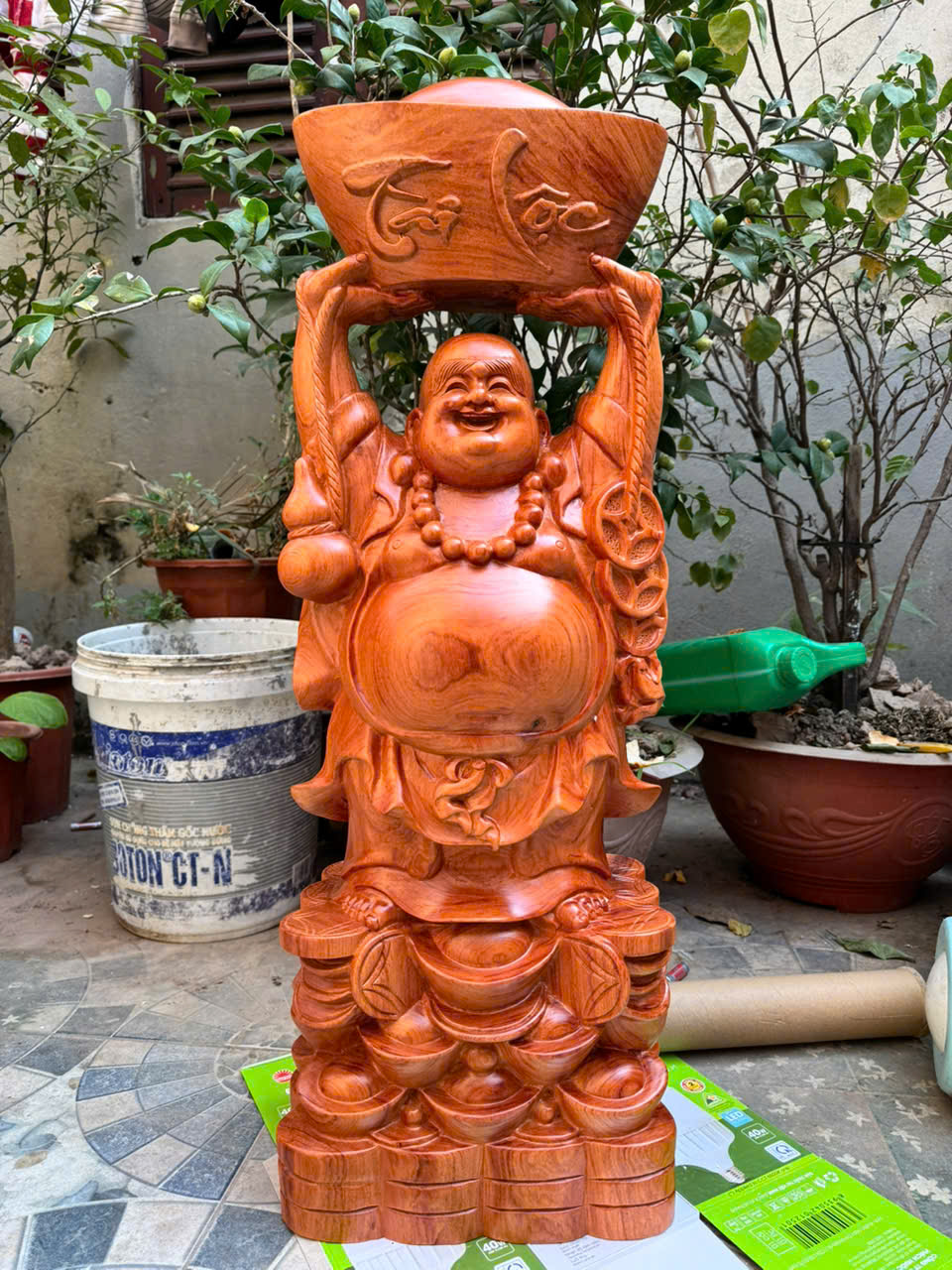 Tượng Di Lặc Dâng Vàng Tài Lộc gỗ hương đá liền khối