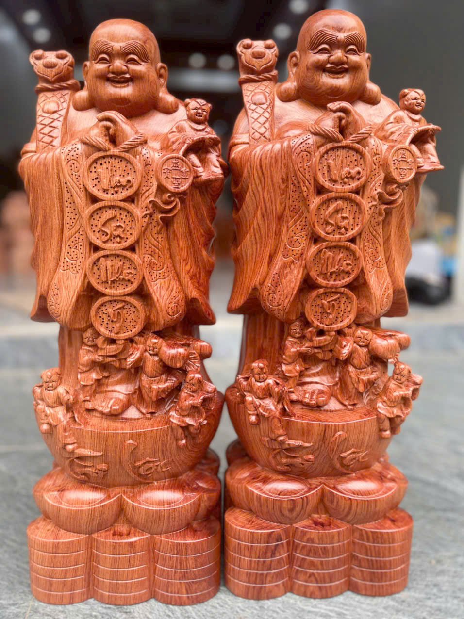 Tượng Di Lặc Cầu Phúc gỗ hương đá cao 60cm – Mang may mắn và bình an