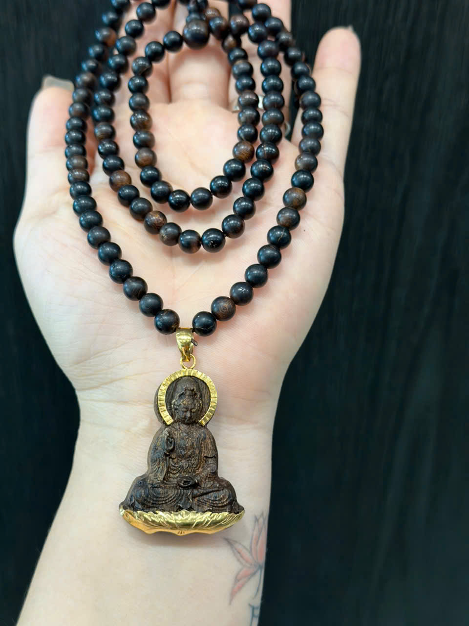 Dây chuyền trầm hương Indo chìm thơm ngọt mix mặt Quan Âm bọc vàng 5k