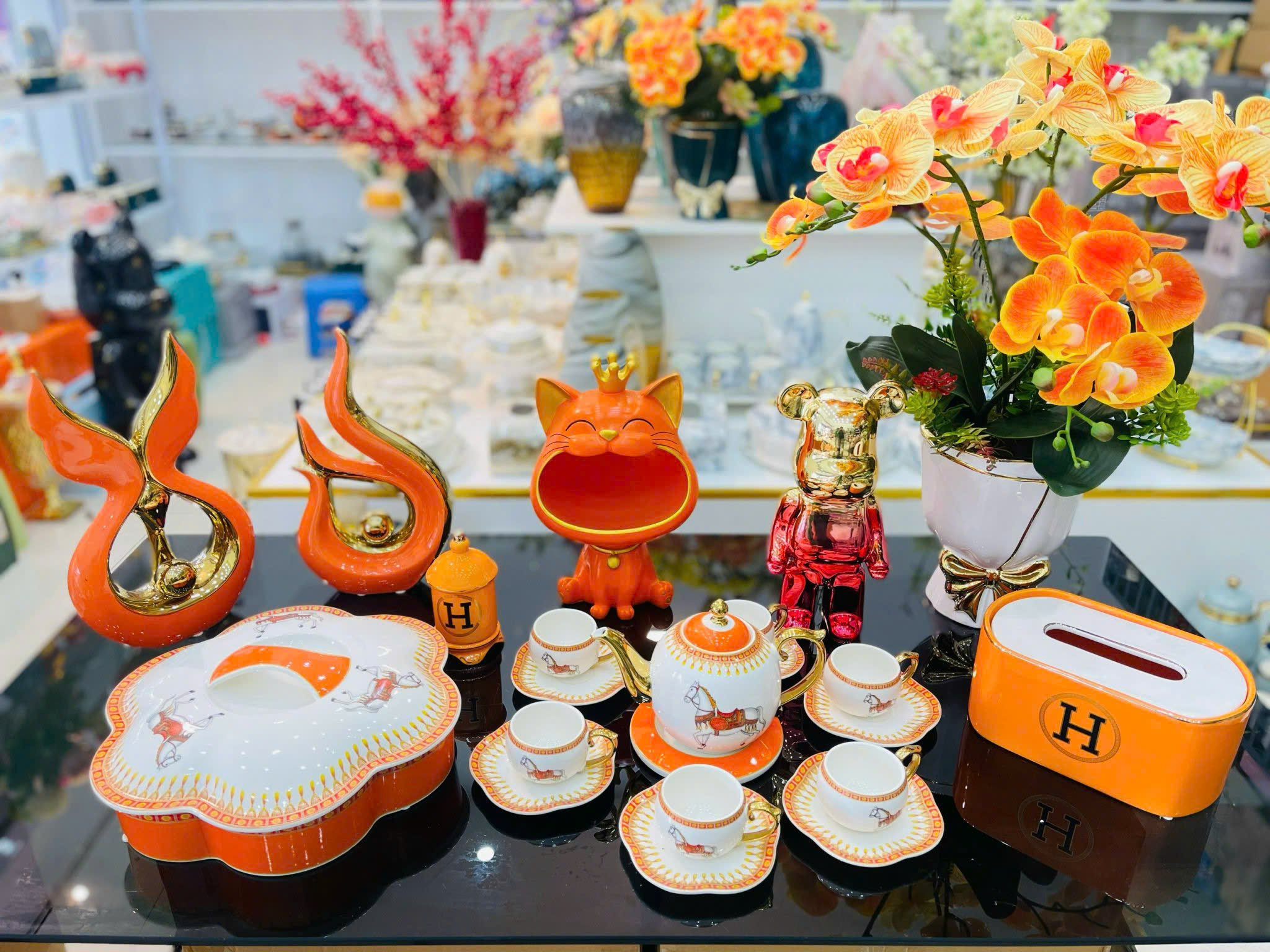 Bộ gốm sứ decor cao cấp tone cam Hermes – ấm chén, khay mứt, lọ hoa