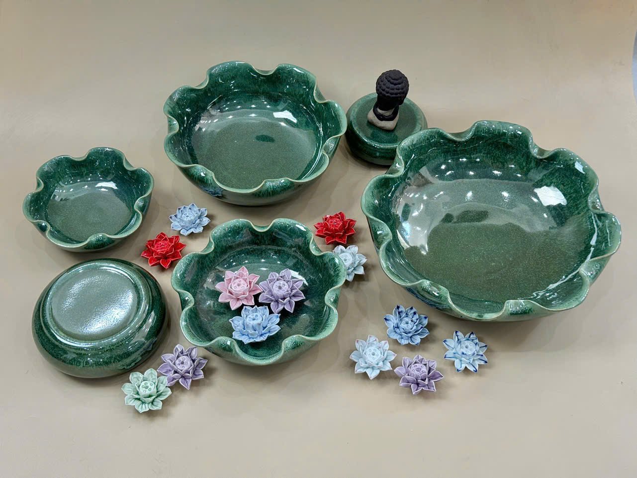 Bát thả hoa tụ thủy men hoả biến Bát Tràng