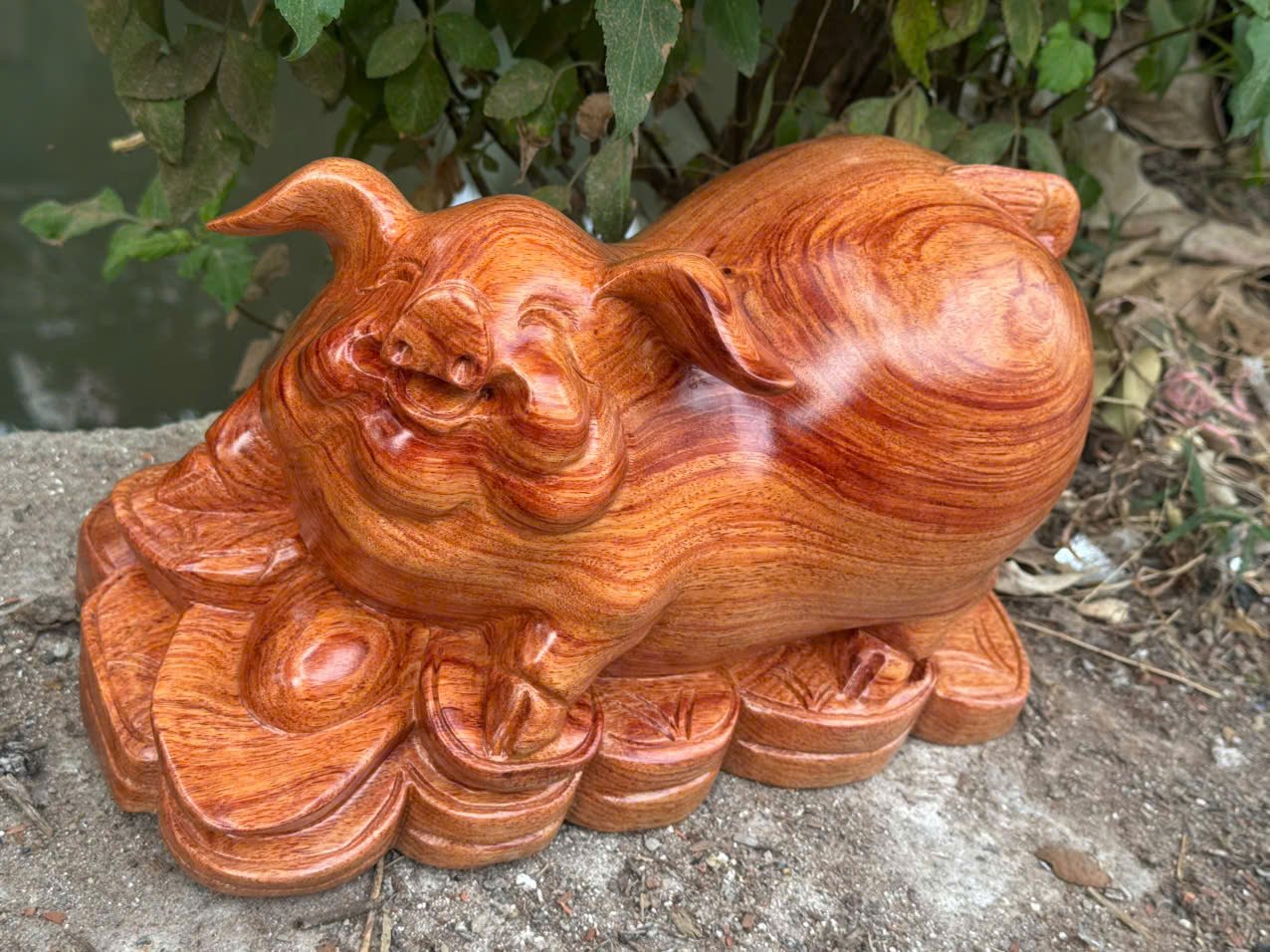 Heo mông to gỗ hương đá để bàn phong thủy – quà tặng Tết ý nghĩa