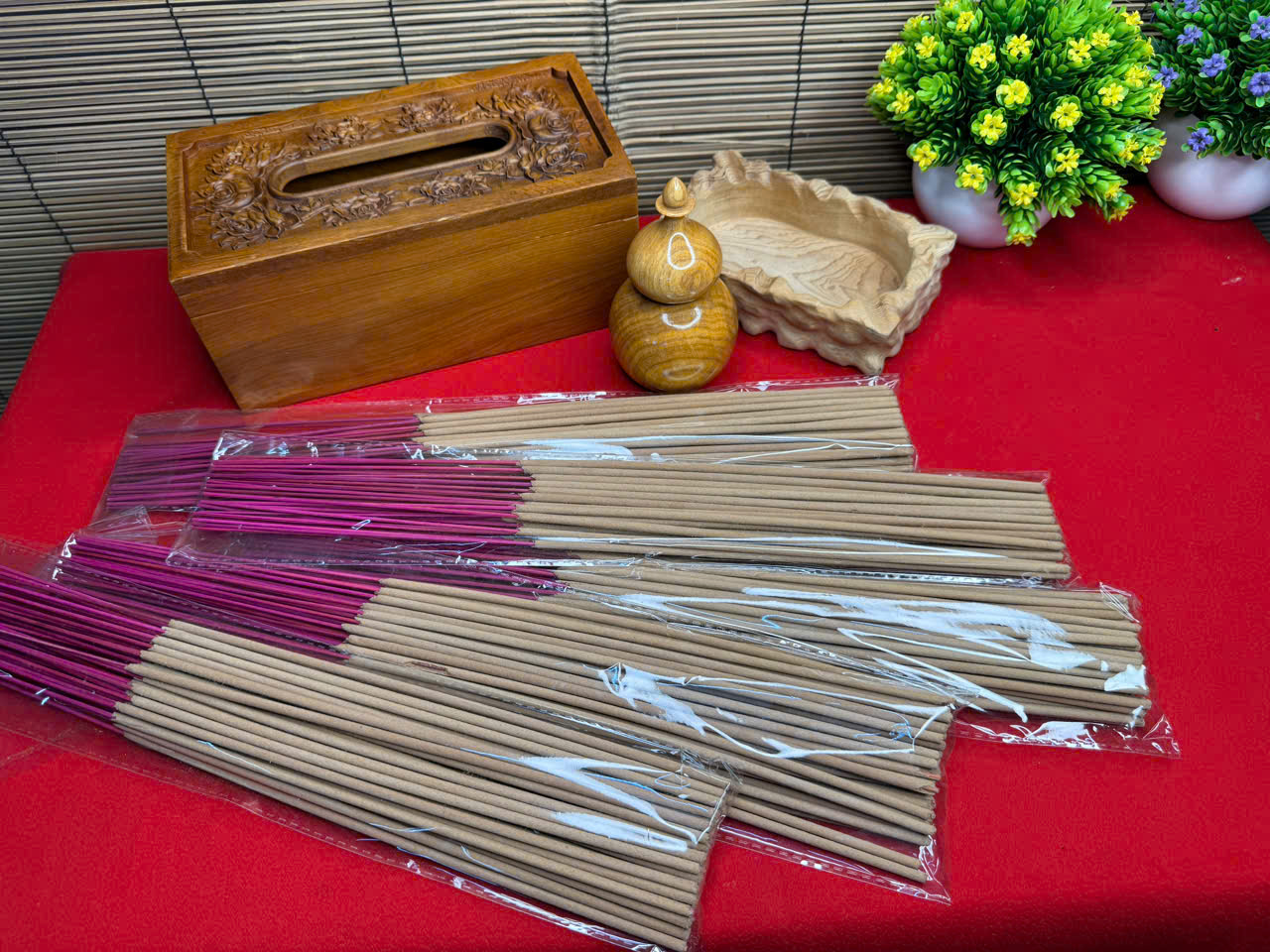 Bộ quà tặng hộp giấy ăn gỗ bách xanh – gạt tàn Ngọc am, tặng ống tăm hút Lộc