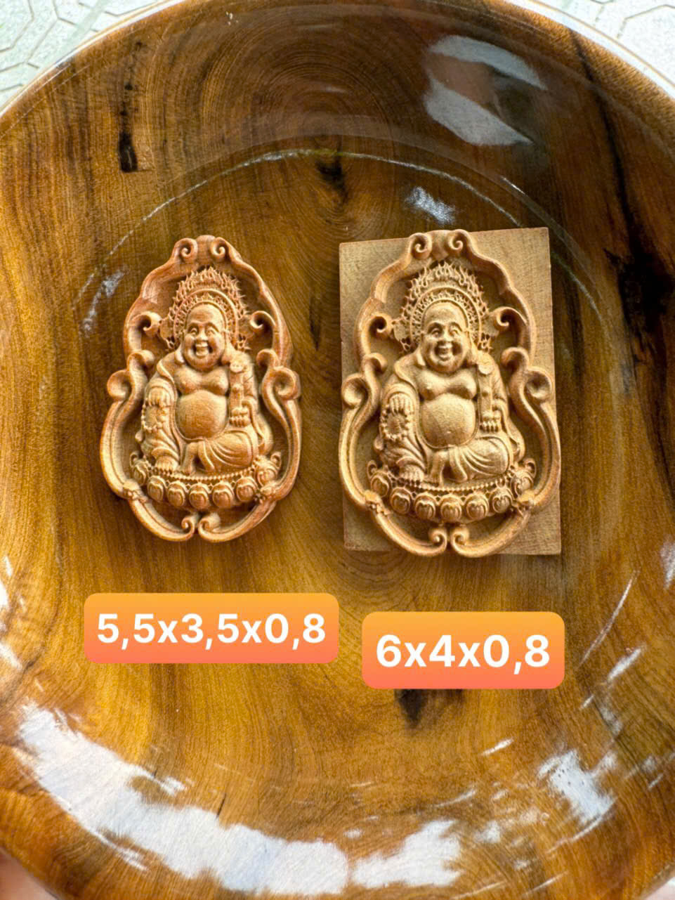 Mặt dây chuyền Di Lặc gỗ bách xanh thơm khắc tay cầu bình an tài lộc