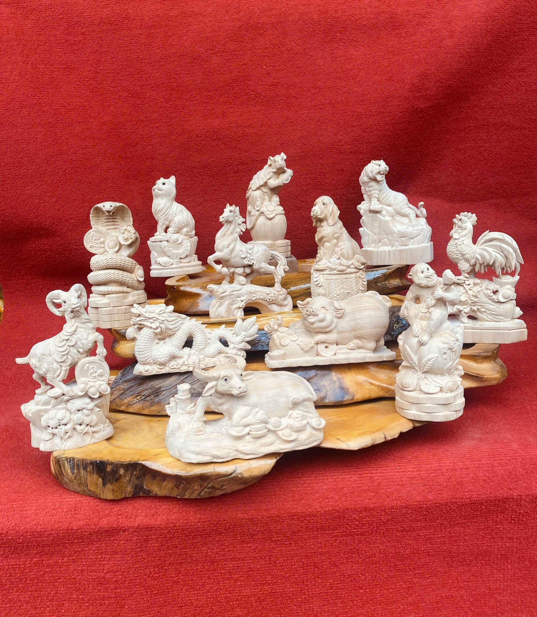 Bộ 12 con giáp gỗ ngọc am phong thủy cao 20cm