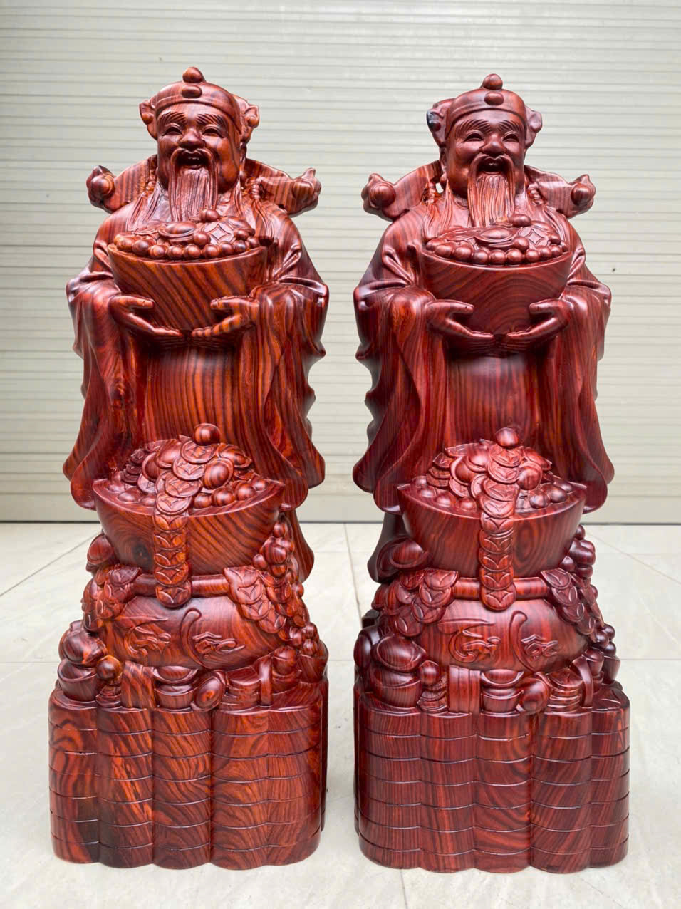 Tượng Thần Tài gỗ trắc phong thủy – chiêu tài hút lộc cho gia chủ