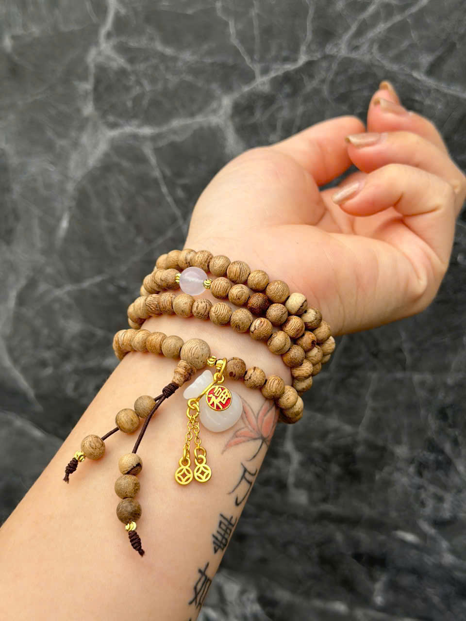 Vòng tay kiến rừng Gia Lai mộc rin – size 6li – thơm sống – không keo sốp